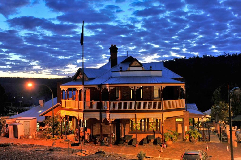 Mundaring Weir Hotel Экстерьер фото