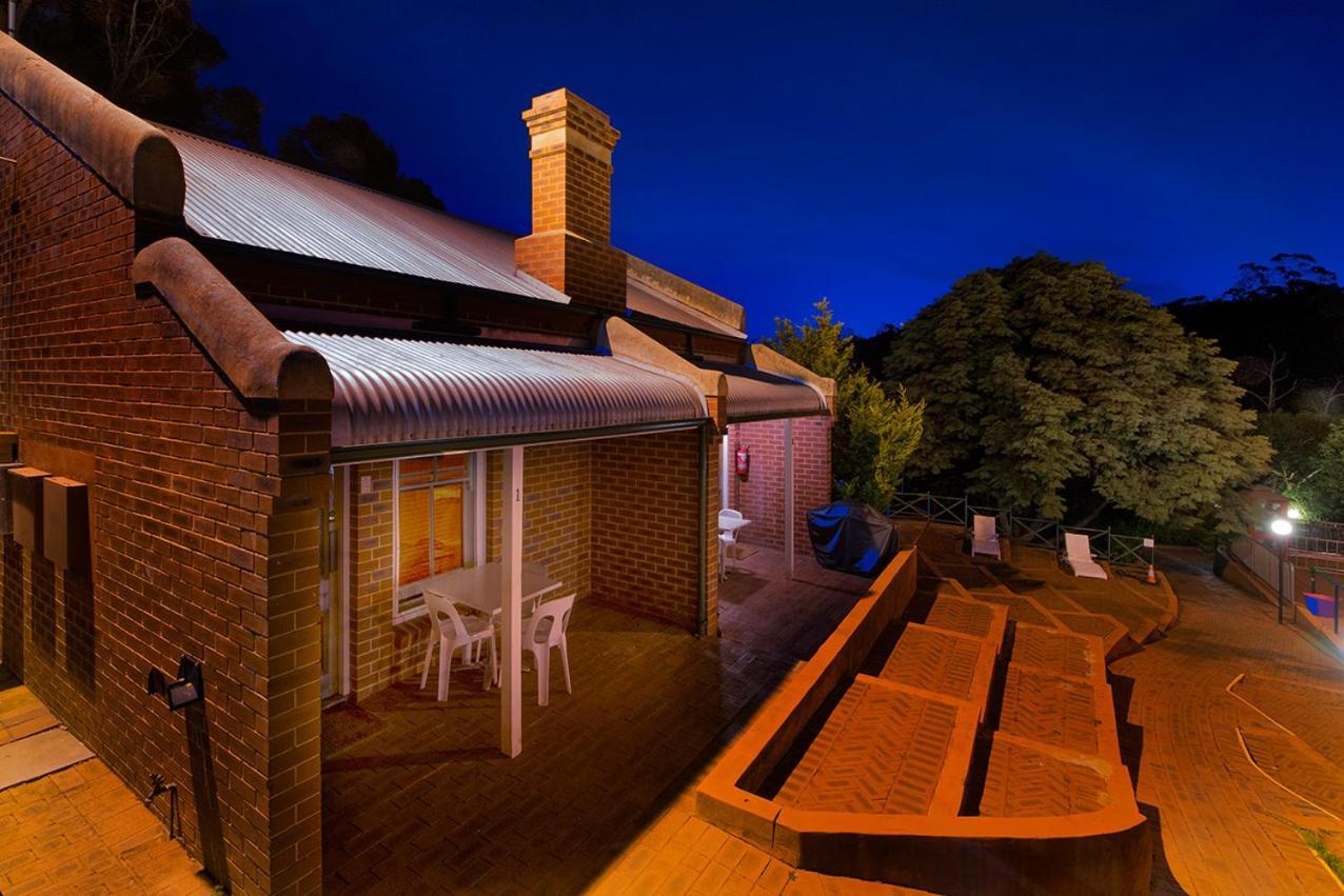 Mundaring Weir Hotel Экстерьер фото