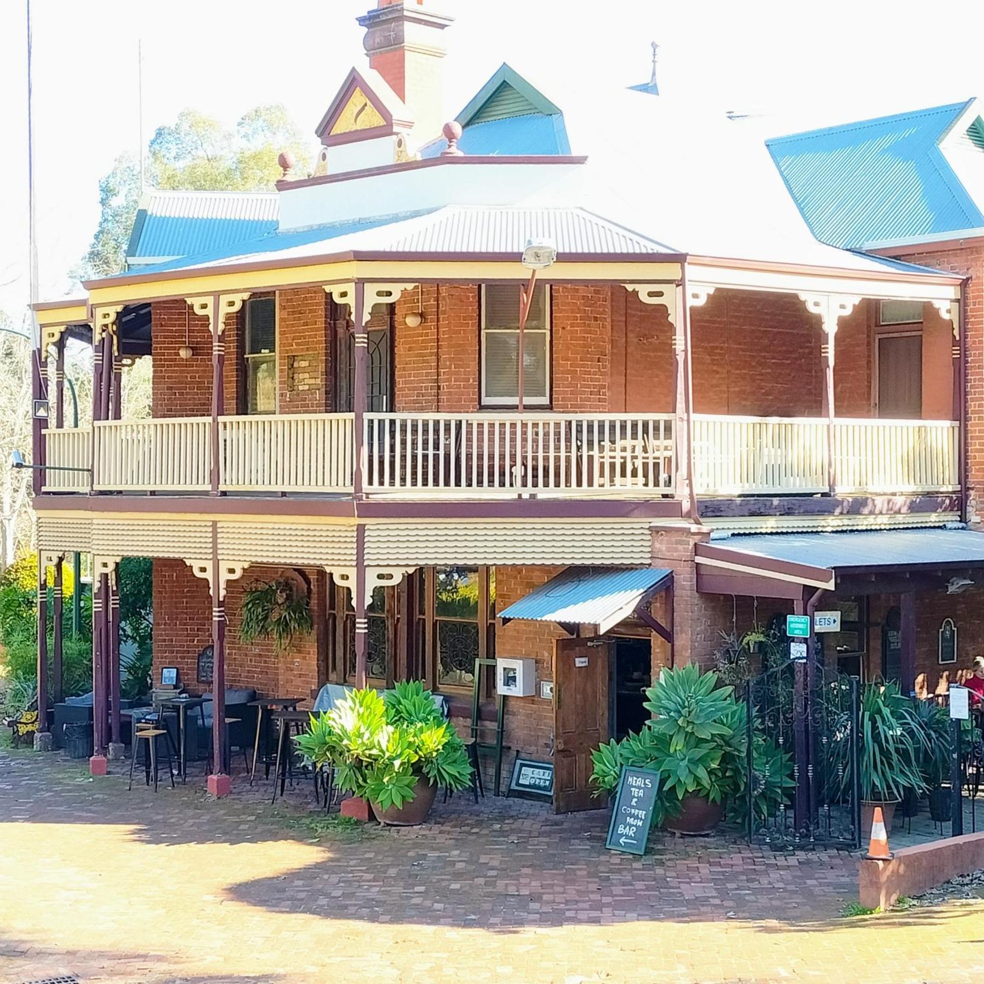 Mundaring Weir Hotel Экстерьер фото